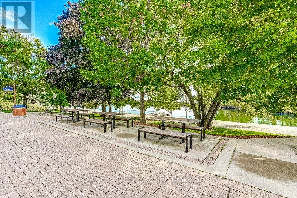 201 - 11 Bronte Road, Oakville (Br Bronte), Ontario  L6L 0E1 - Photo 34 - W12892340