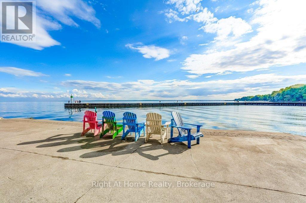 201 - 11 Bronte Road, Oakville (Br Bronte), Ontario  L6L 0E1 - Photo 36 - W12892340