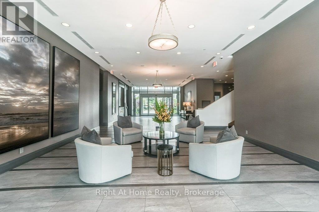 201 - 11 Bronte Road, Oakville (Br Bronte), Ontario  L6L 0E1 - Photo 6 - W12892340