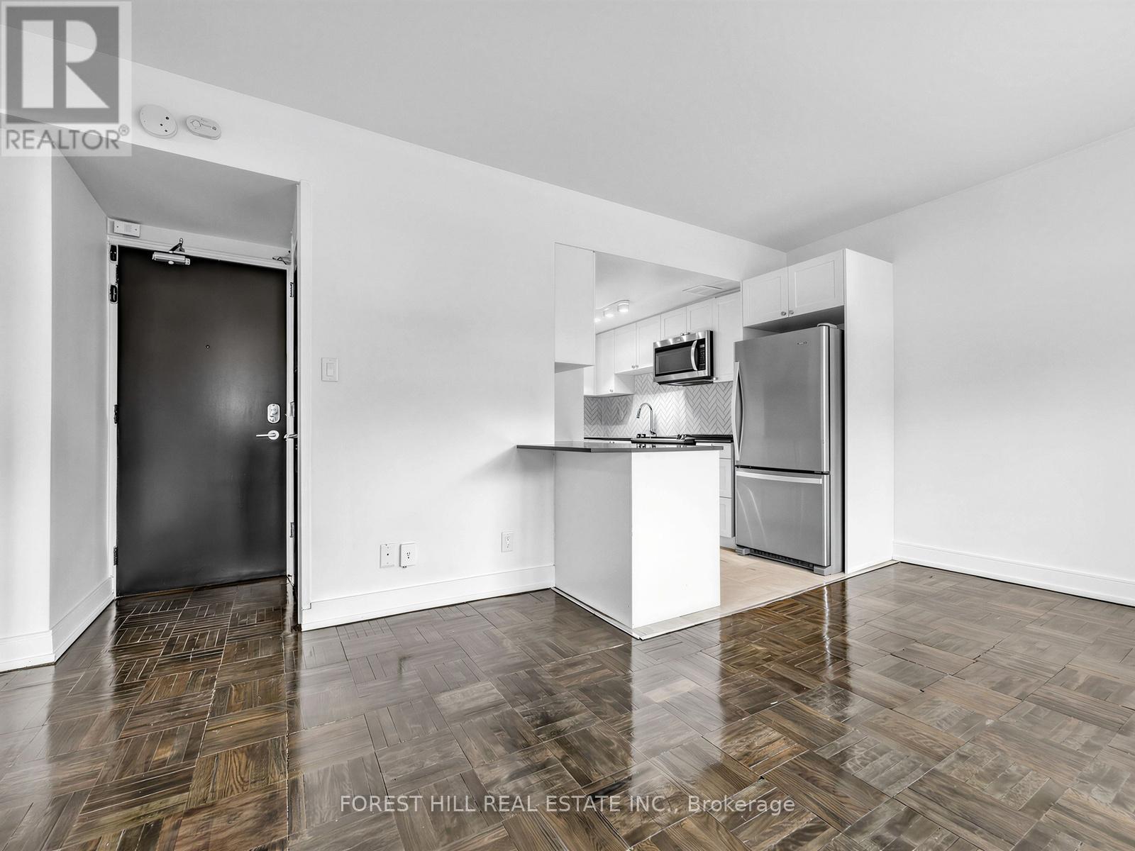 102 - 70 SPADINA ROAD, Toronto, Ontario