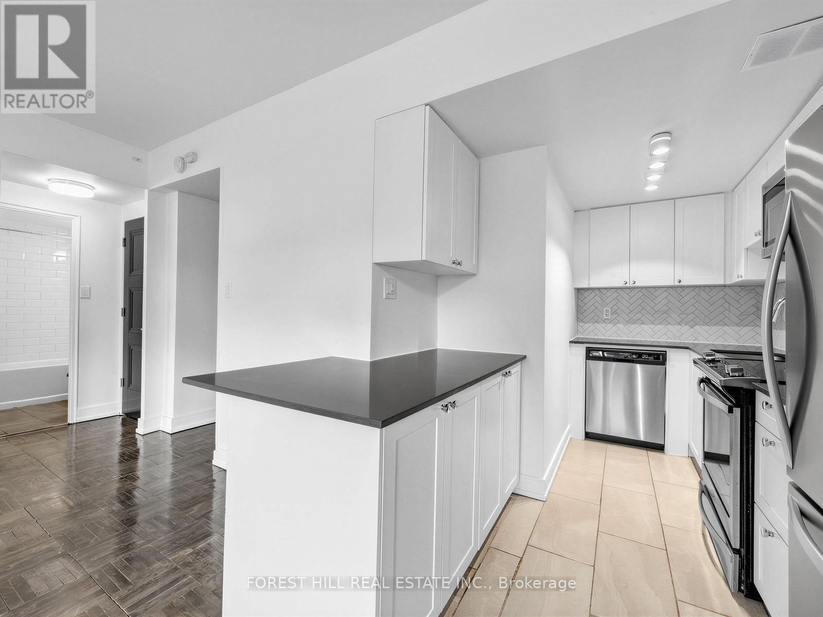 102 - 70 Spadina Road, Toronto, Ontario  M5R 2T6 - Photo 13 - C12891862