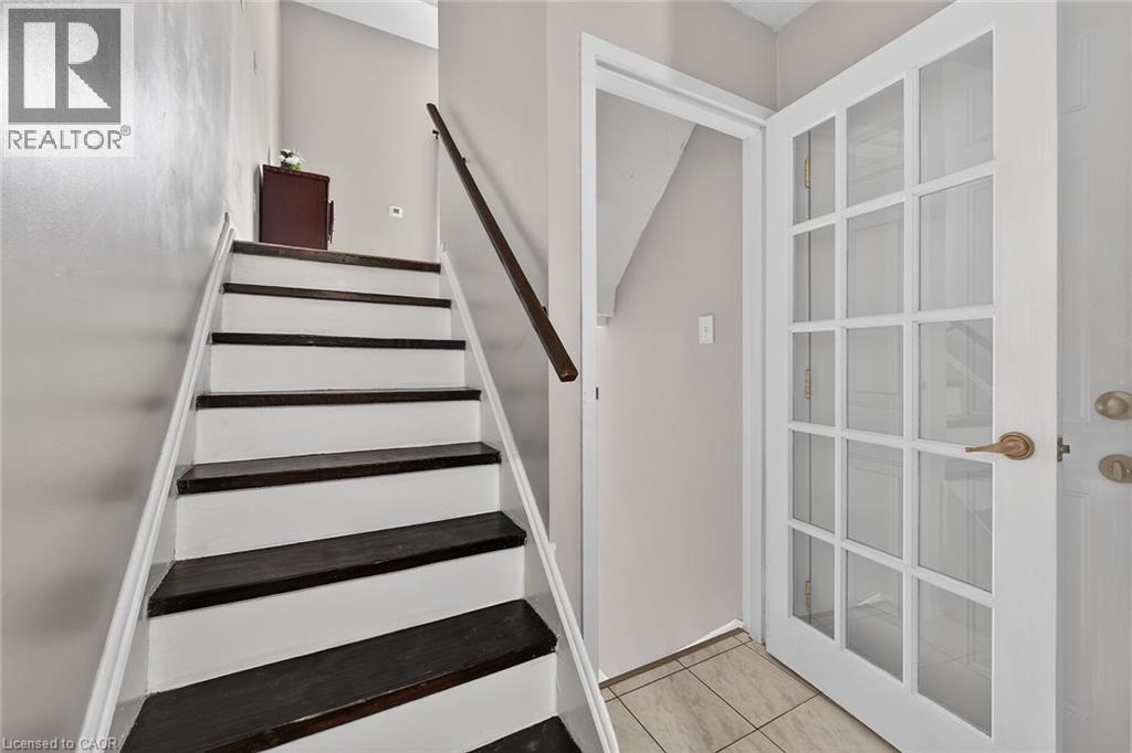 23 Rosedale Court, Hamilton, Ontario  L8B 4G1 - Photo 3 - 40812938