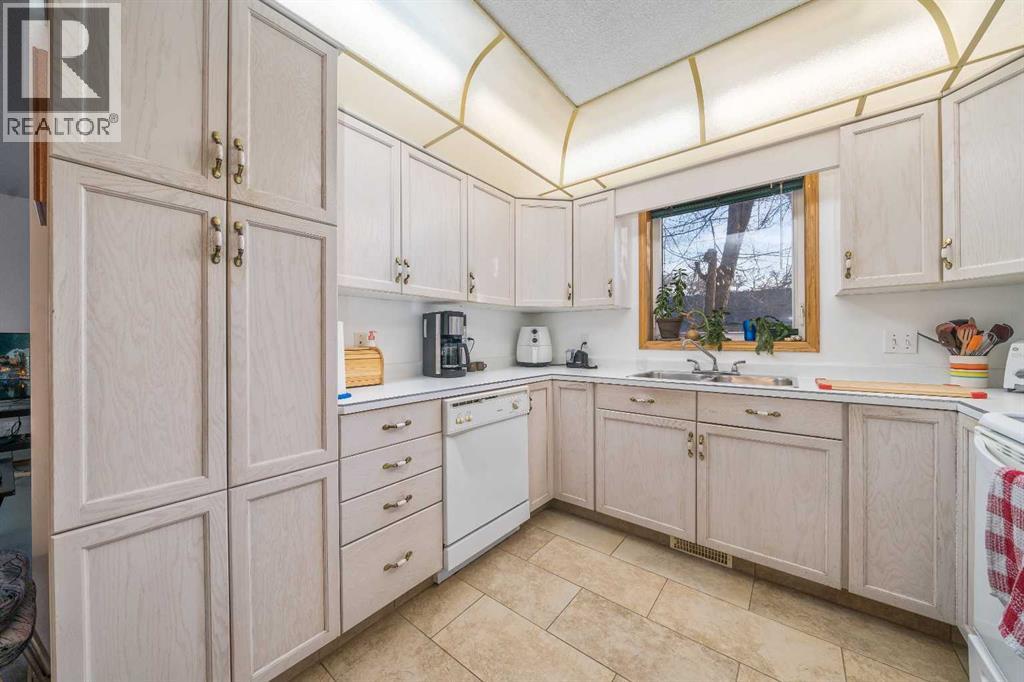 131 3 Street Nw, Medicine Hat, Alberta  T1A 6K5 - Photo 14 - A2272033