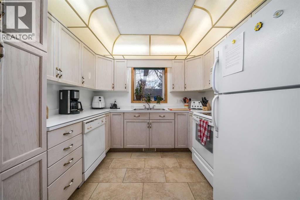 131 3 Street Nw, Medicine Hat, Alberta  T1A 6K5 - Photo 12 - A2272033