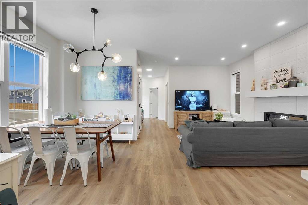 84 Magnolia Common Se, Calgary, Alberta  T3M 3S3 - Photo 9 - A2291193