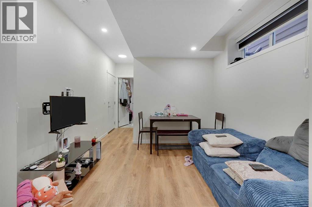 84 Magnolia Common Se, Calgary, Alberta  T3M 3S3 - Photo 30 - A2291193