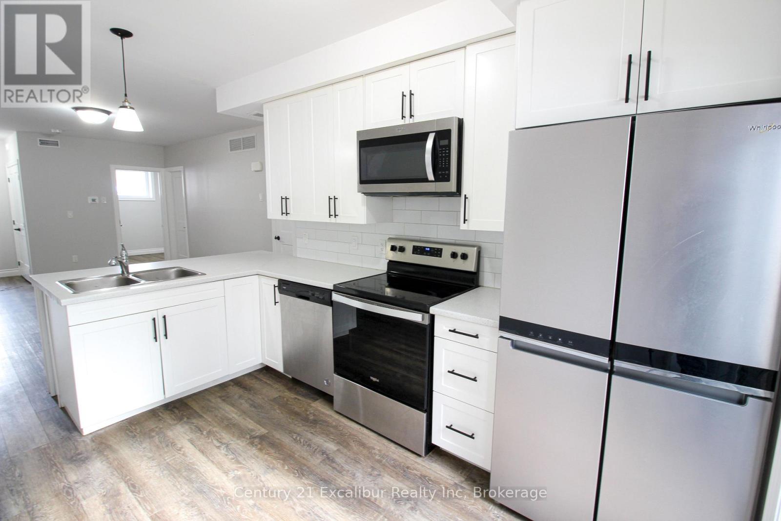 4a - 360 Queen Street E, Centre Wellington (Fergus), Ontario  N1M 1T4 - Photo 4 - X12892372