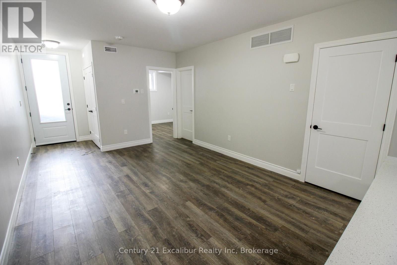 4a - 360 Queen Street E, Centre Wellington (Fergus), Ontario  N1M 1T4 - Photo 5 - X12892372