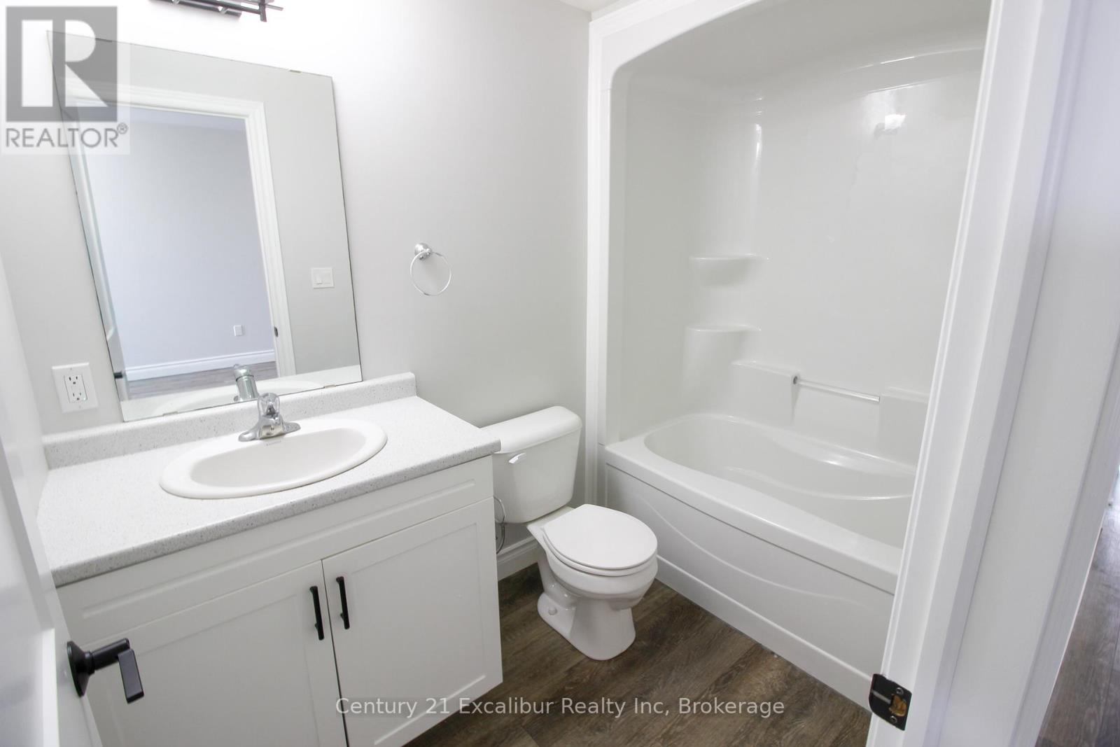 4a - 360 Queen Street E, Centre Wellington (Fergus), Ontario  N1M 1T4 - Photo 8 - X12892372