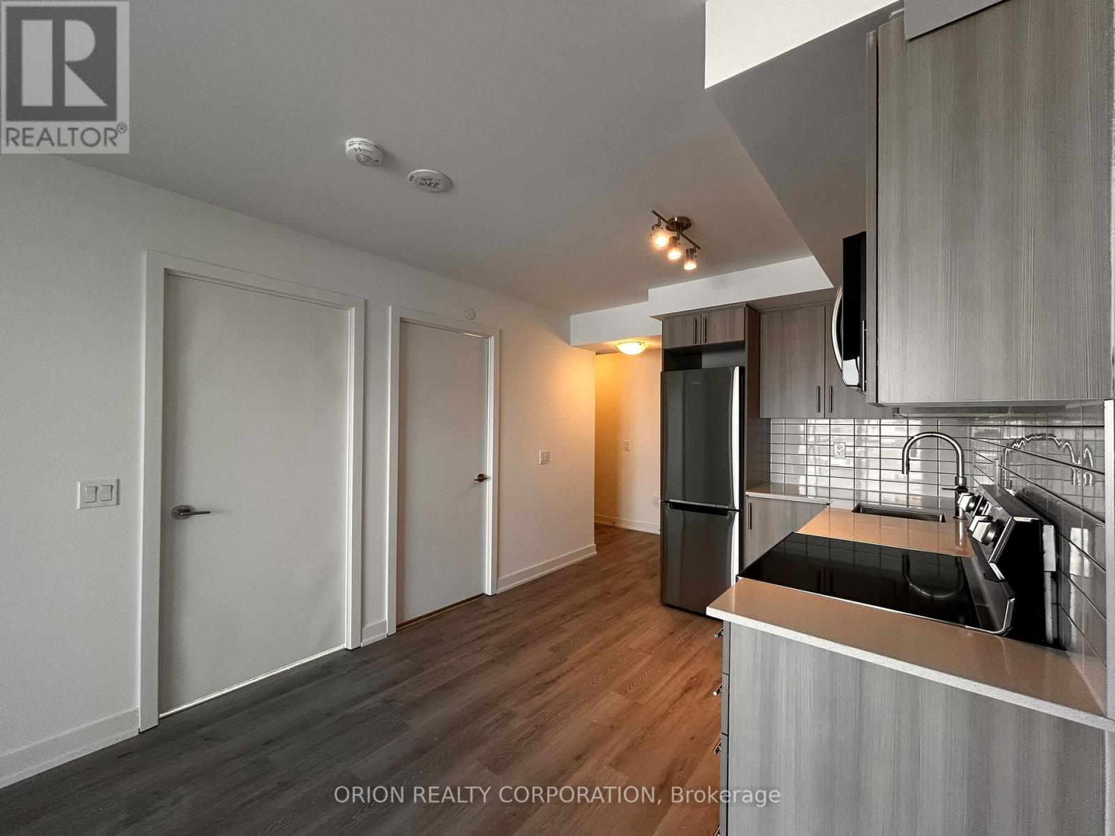 701 - 1010 Sandy Beach Road, Pickering (Bay Ridges), Ontario  L1W 0C7 - Photo 6 - E12892334