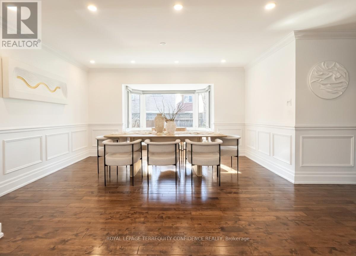 8 Colleen Street, Vaughan (Crestwood-Springfarm-Yorkhill), Ontario  L4J 5H1 - Photo 4 - N12892348