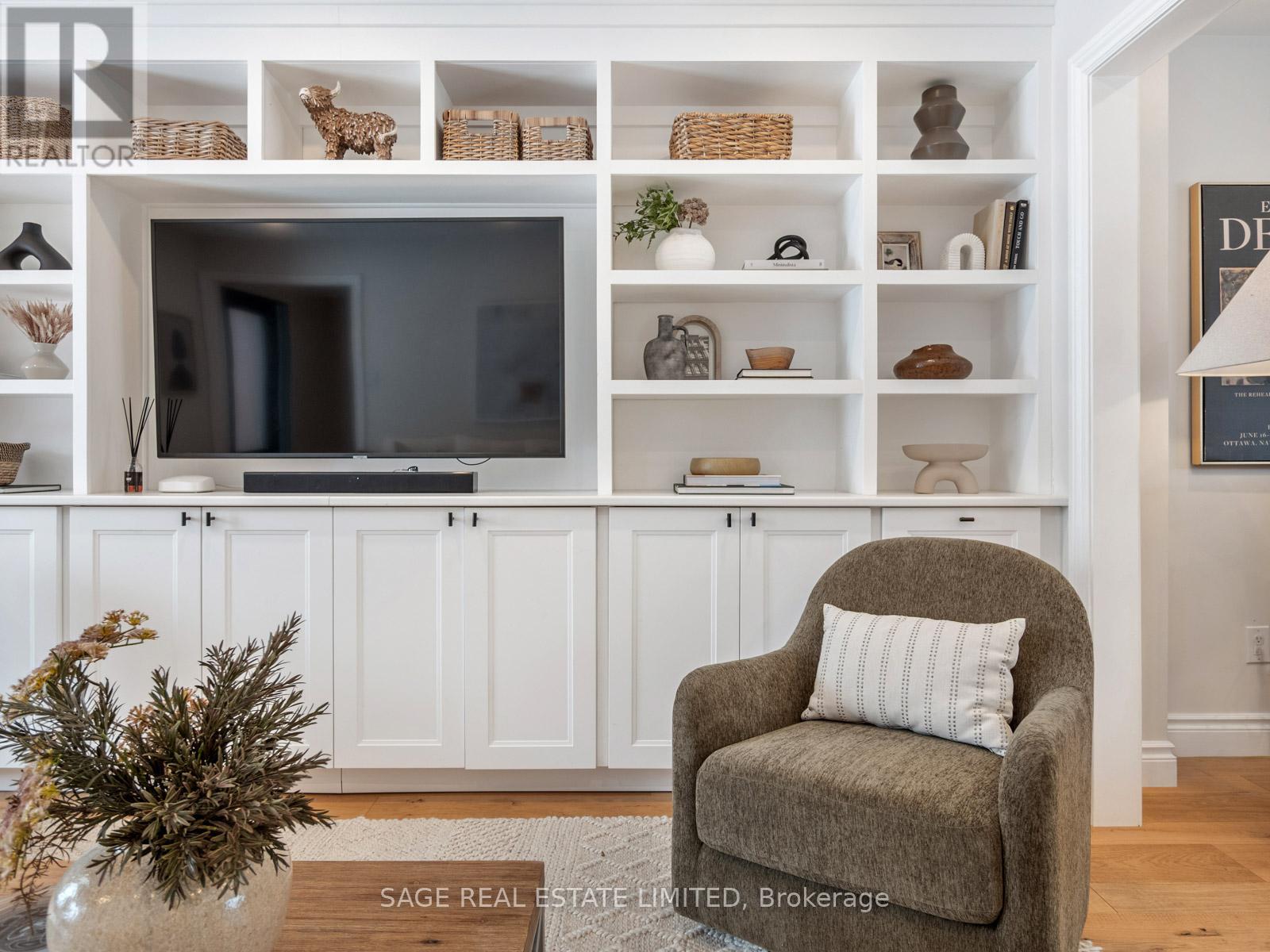 681 Leslie Valley Drive, Newmarket (Huron Heights-Leslie Valley), Ontario  L3Y 7J6 - Photo 17 - N12892382