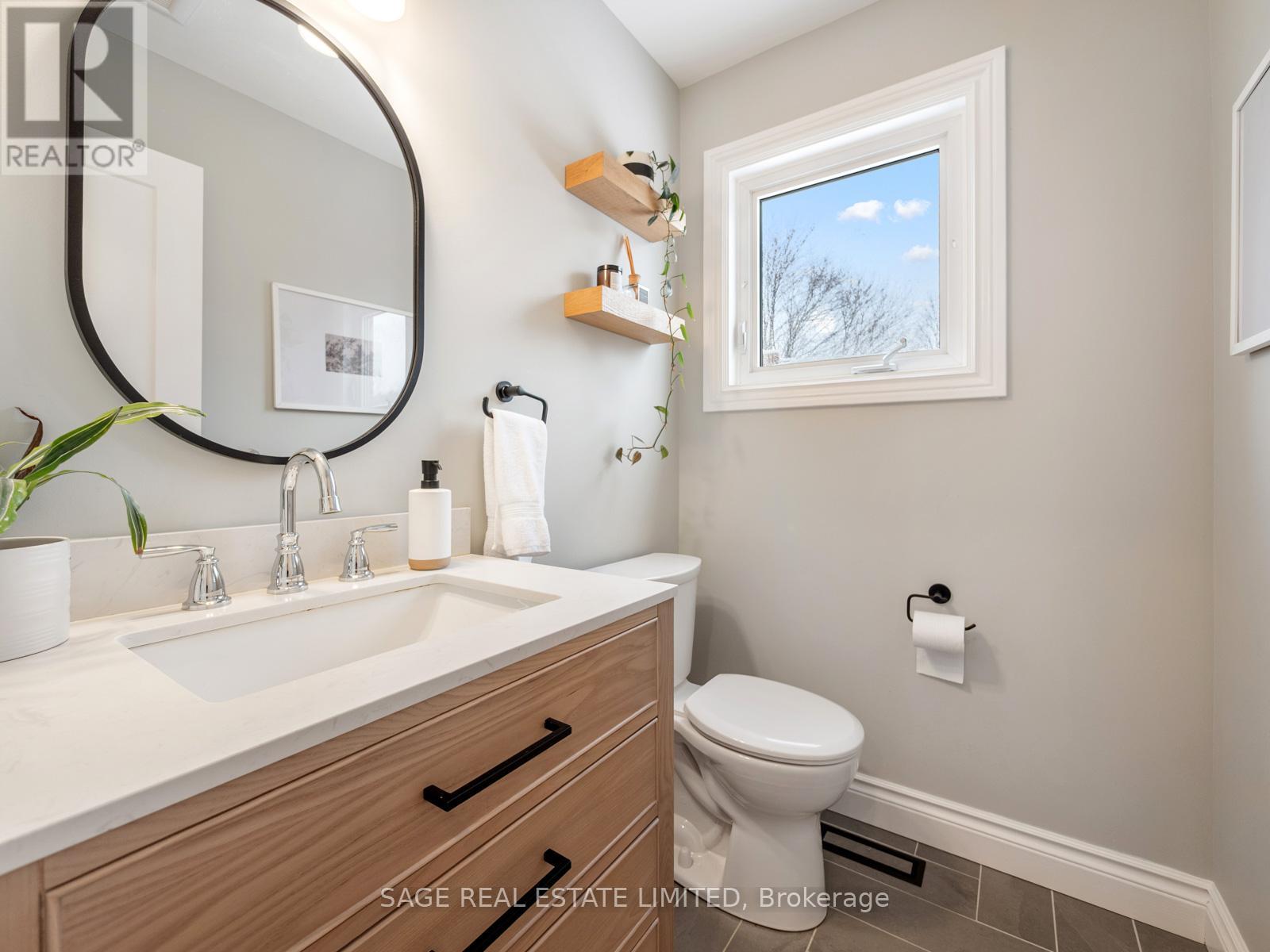 681 Leslie Valley Drive, Newmarket (Huron Heights-Leslie Valley), Ontario  L3Y 7J6 - Photo 21 - N12892382