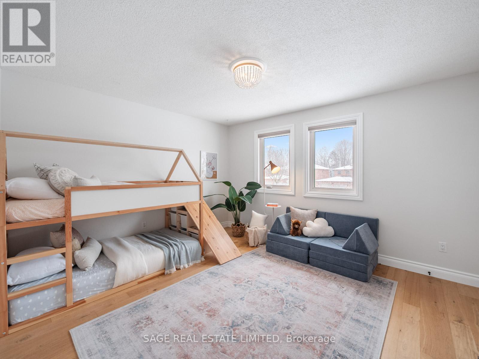 681 Leslie Valley Drive, Newmarket (Huron Heights-Leslie Valley), Ontario  L3Y 7J6 - Photo 30 - N12892382