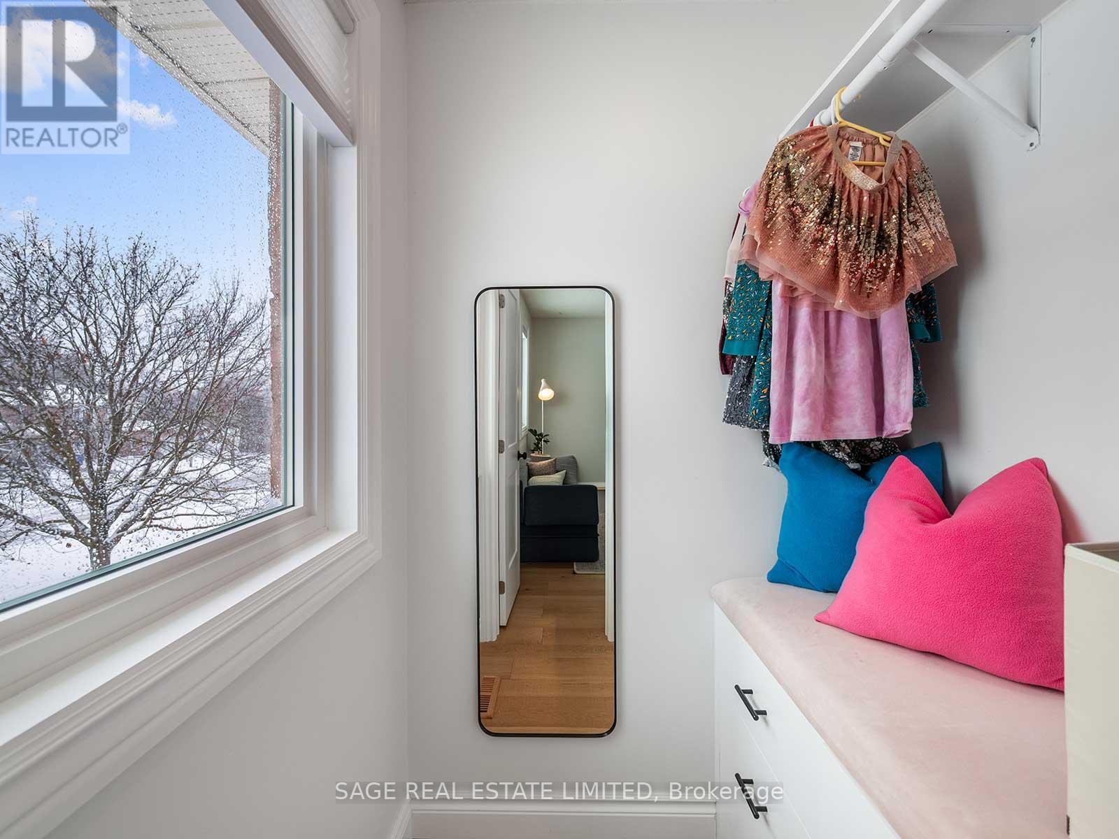 681 Leslie Valley Drive, Newmarket (Huron Heights-Leslie Valley), Ontario  L3Y 7J6 - Photo 33 - N12892382