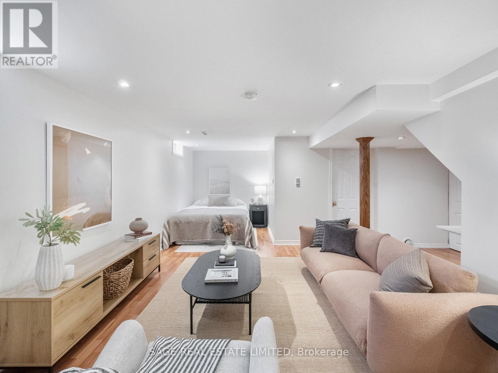 681 Leslie Valley Drive, Newmarket (Huron Heights-Leslie Valley), Ontario  L3Y 7J6 - Photo 40 - N12892382