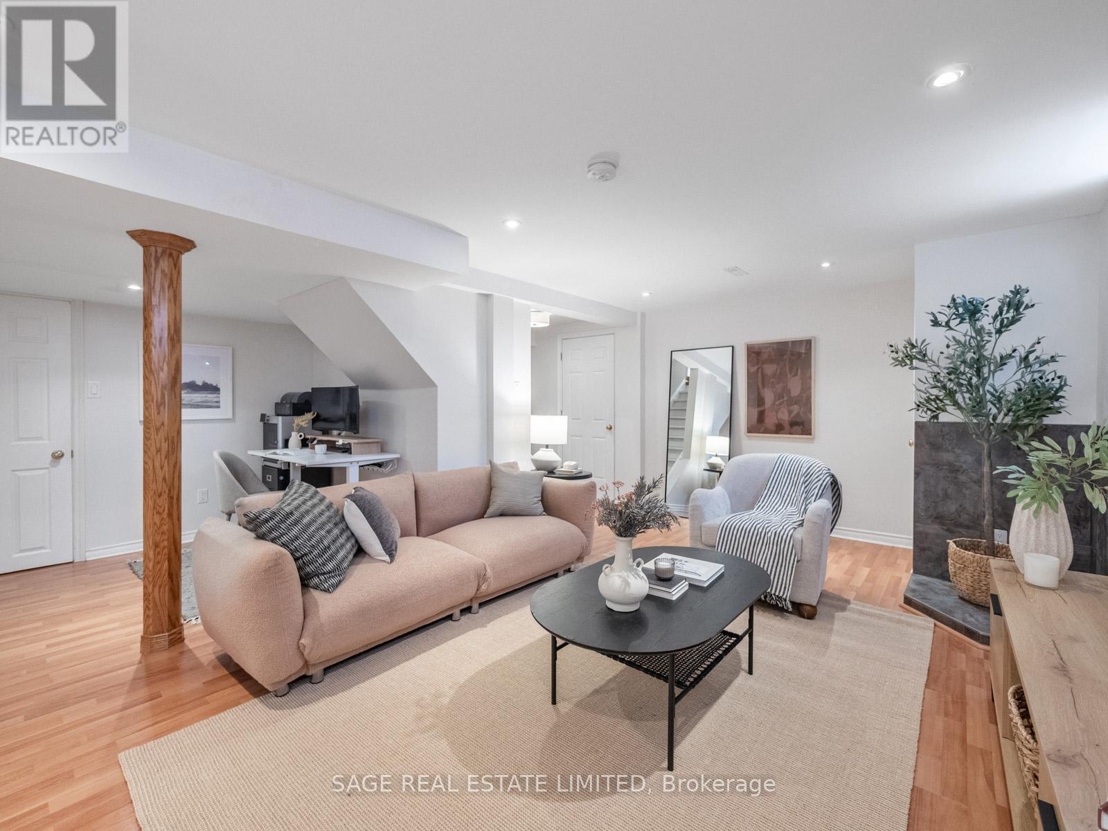 681 Leslie Valley Drive, Newmarket (Huron Heights-Leslie Valley), Ontario  L3Y 7J6 - Photo 42 - N12892382