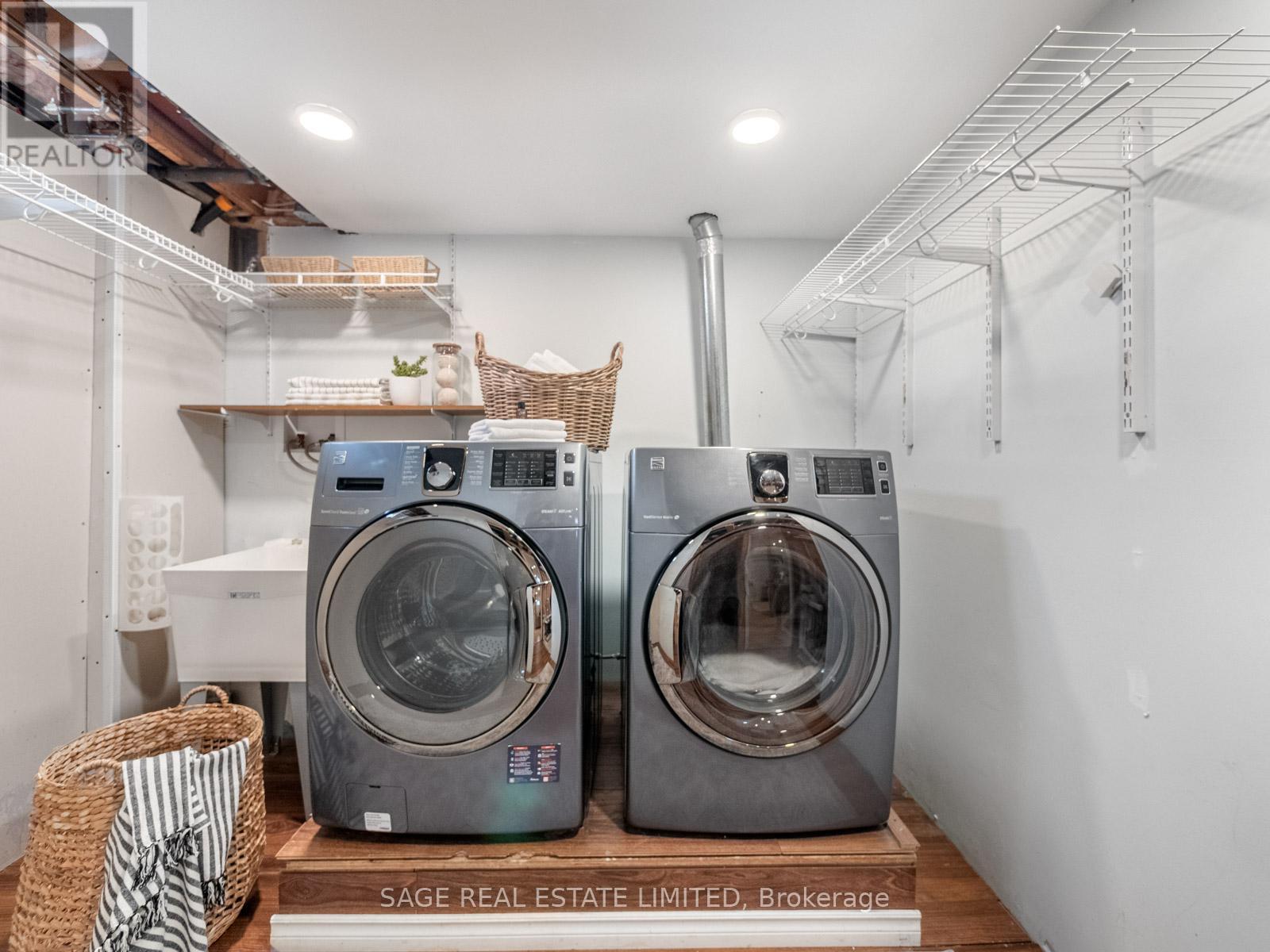 681 Leslie Valley Drive, Newmarket (Huron Heights-Leslie Valley), Ontario  L3Y 7J6 - Photo 45 - N12892382