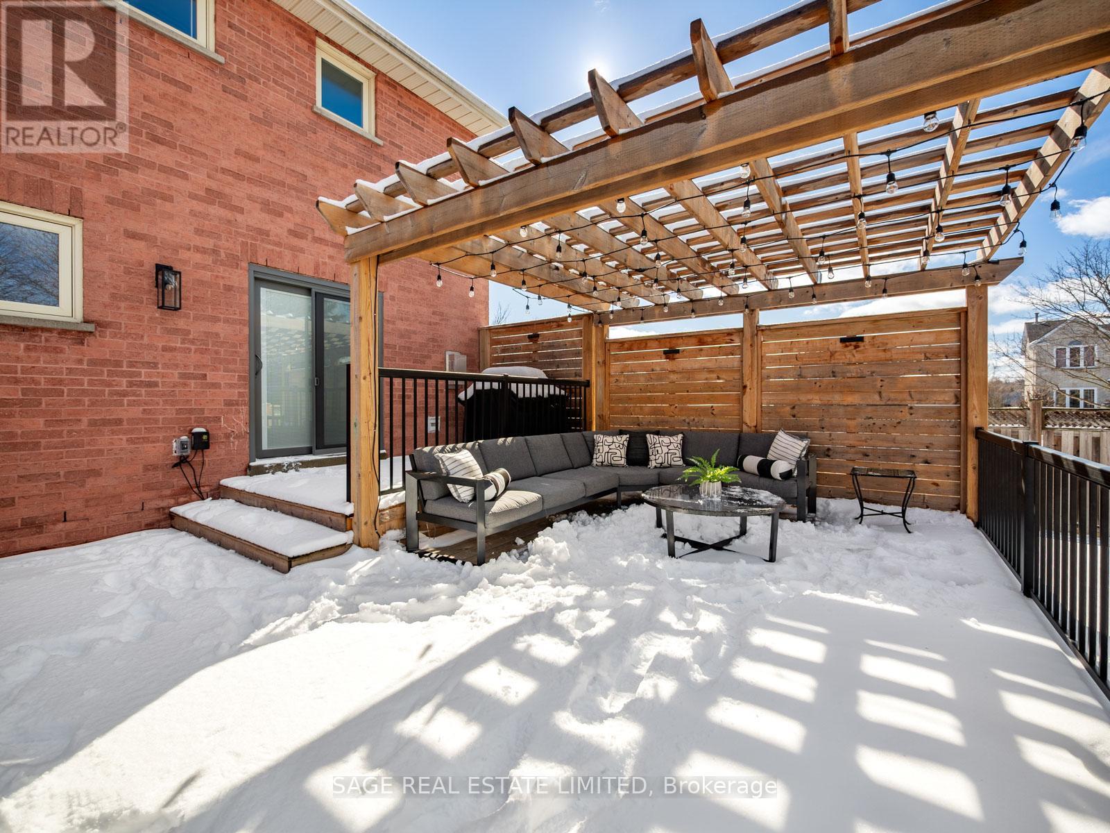 681 Leslie Valley Drive, Newmarket (Huron Heights-Leslie Valley), Ontario  L3Y 7J6 - Photo 47 - N12892382