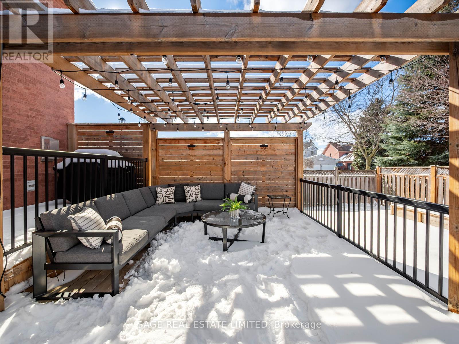 681 Leslie Valley Drive, Newmarket (Huron Heights-Leslie Valley), Ontario  L3Y 7J6 - Photo 48 - N12892382