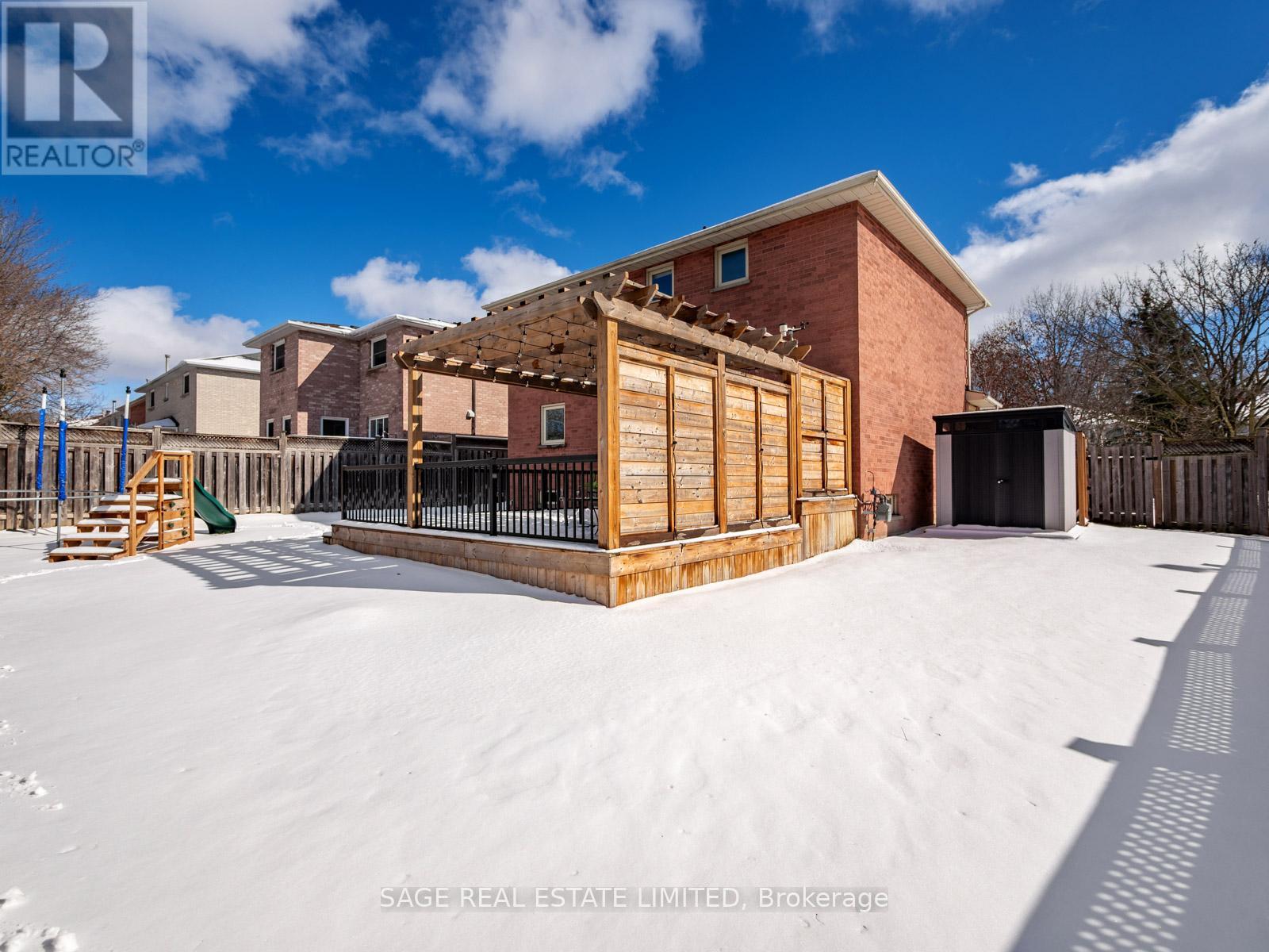 681 Leslie Valley Drive, Newmarket (Huron Heights-Leslie Valley), Ontario  L3Y 7J6 - Photo 50 - N12892382