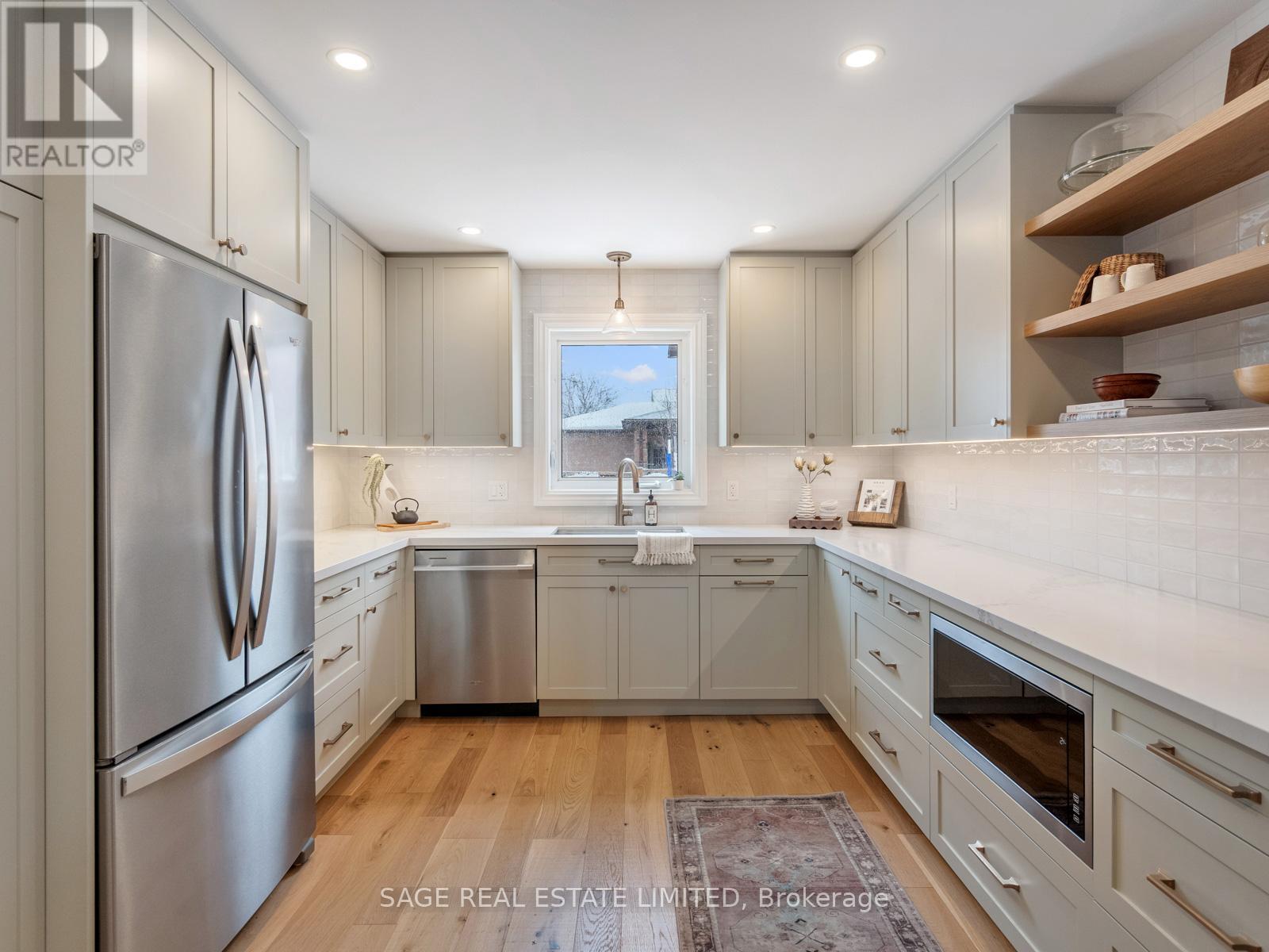 681 Leslie Valley Drive, Newmarket (Huron Heights-Leslie Valley), Ontario  L3Y 7J6 - Photo 9 - N12892382