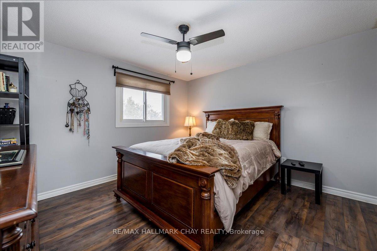 36 Ridgeway Avenue, Barrie (Allandale Heights), Ontario  L4N 5L2 - Photo 15 - S12892386