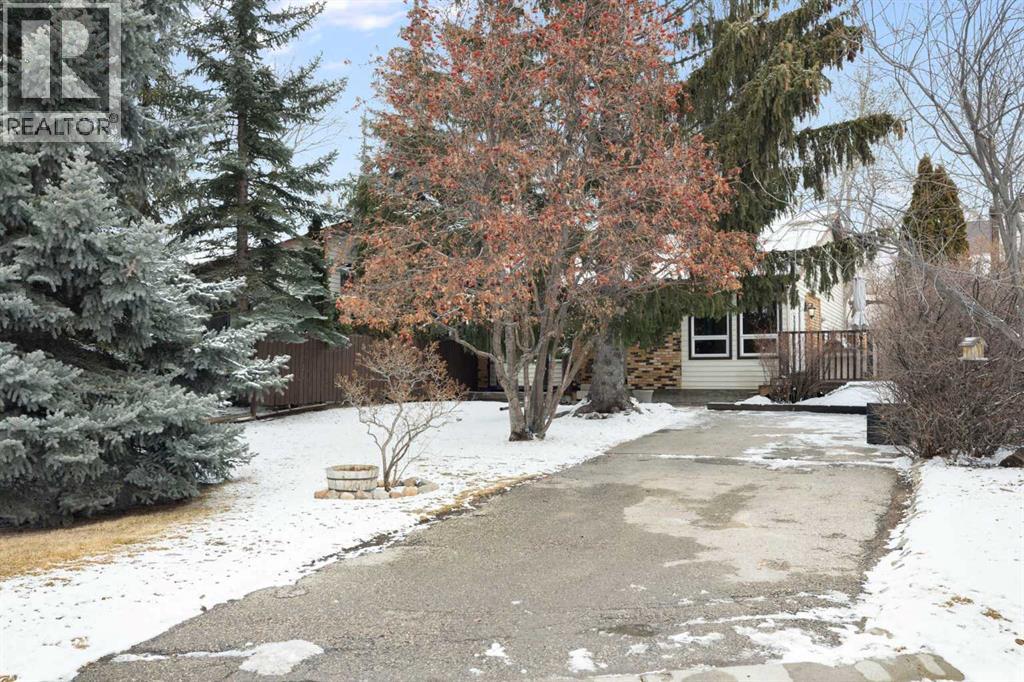 815 Ranchview Circle Nw, Calgary, Alberta  T3G 1B2 - Photo 4 - A2292143