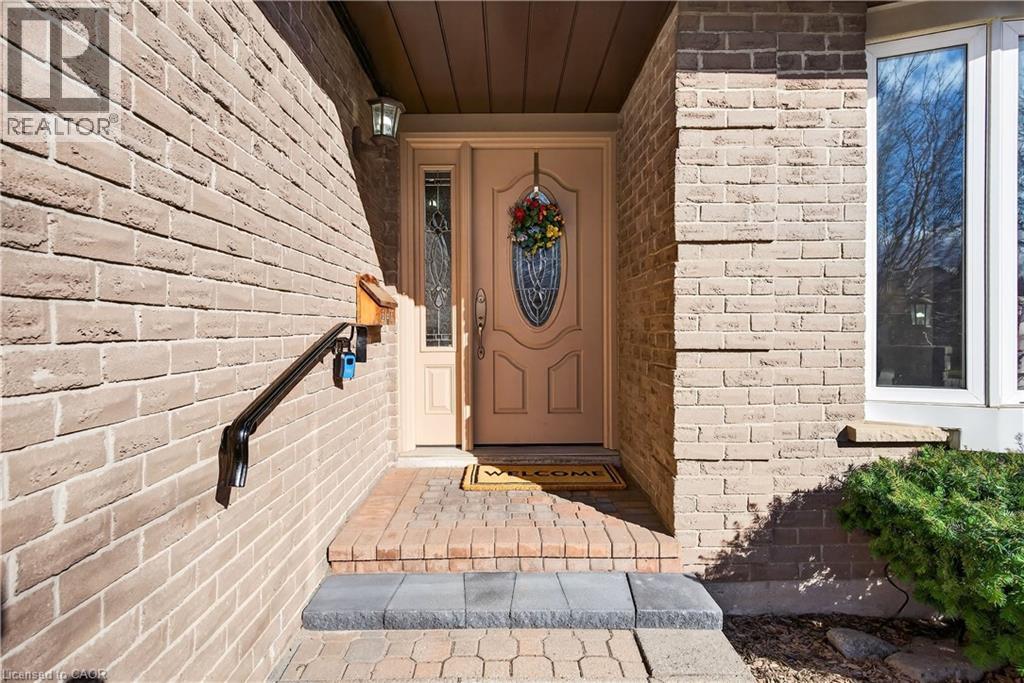 2378 Arnold Crescent, Burlington, Ontario  L7P 4G3 - Photo 3 - 40810943