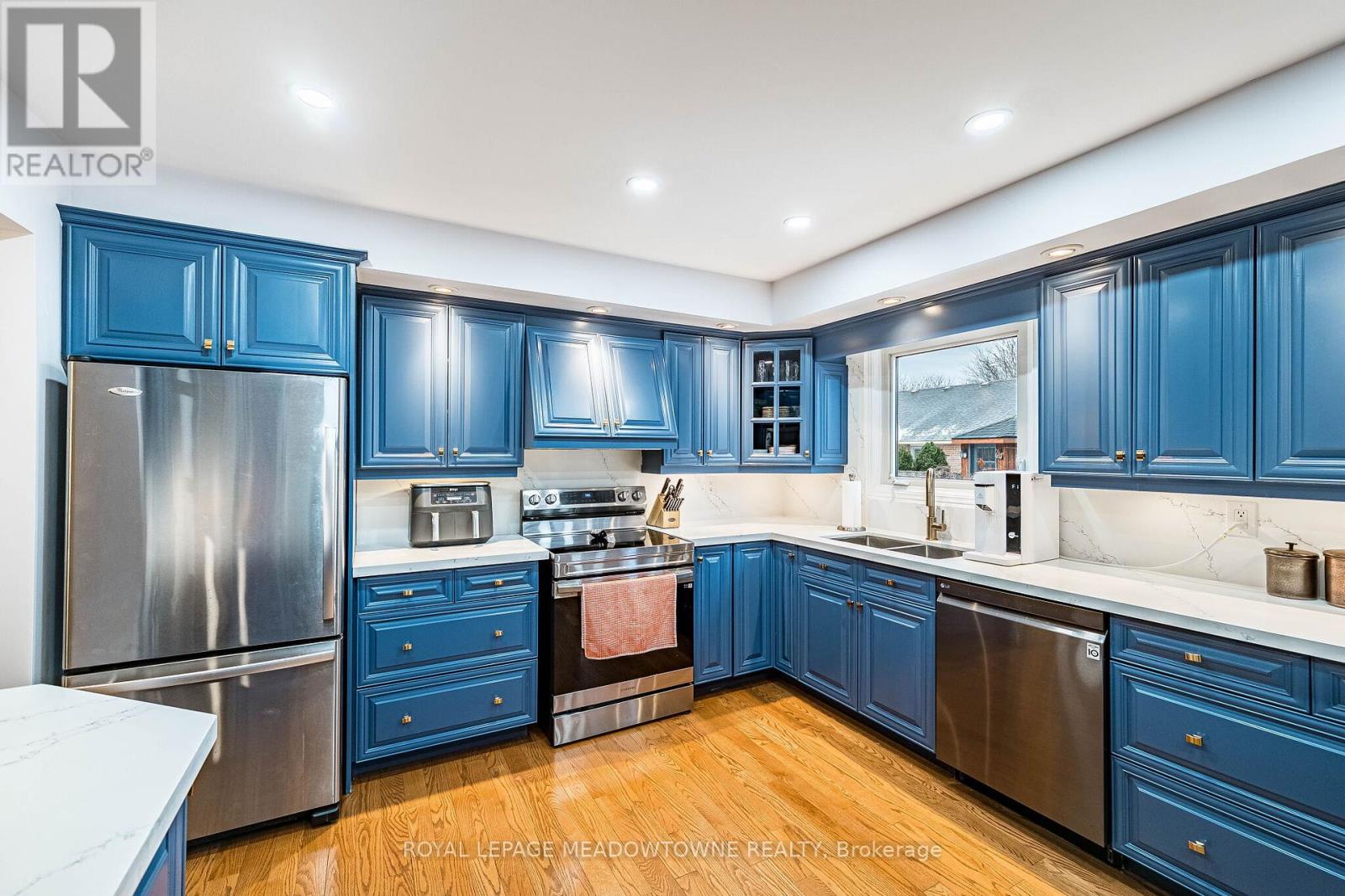 8 Wadsworth Circle, Brampton (Snelgrove), Ontario  L6Z 1W7 - Photo 18 - W12892346