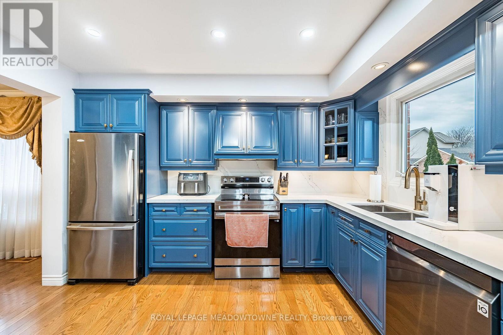 8 Wadsworth Circle, Brampton (Snelgrove), Ontario  L6Z 1W7 - Photo 19 - W12892346