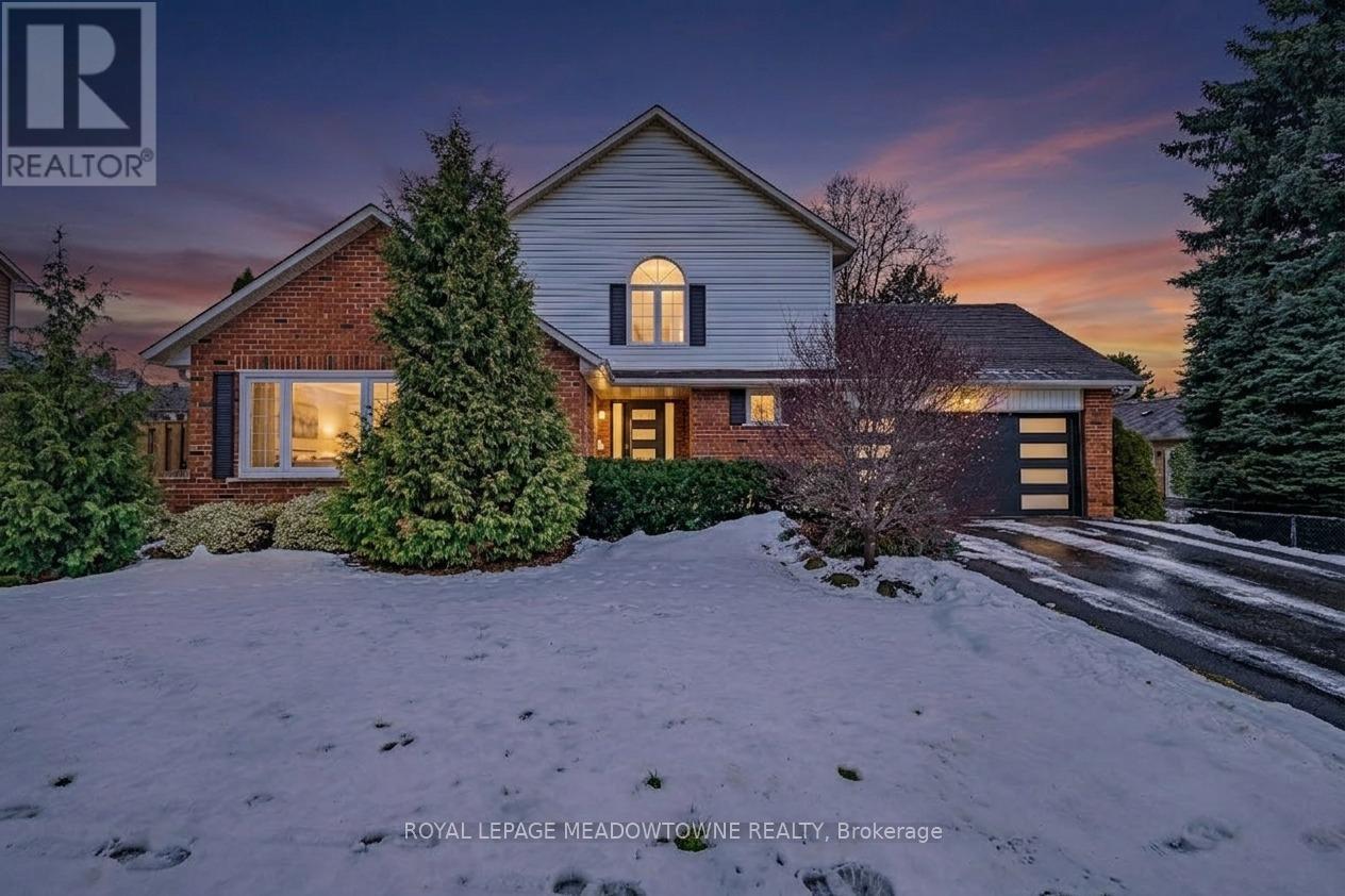 8 Wadsworth Circle, Brampton (Snelgrove), Ontario  L6Z 1W7 - Photo 2 - W12892346