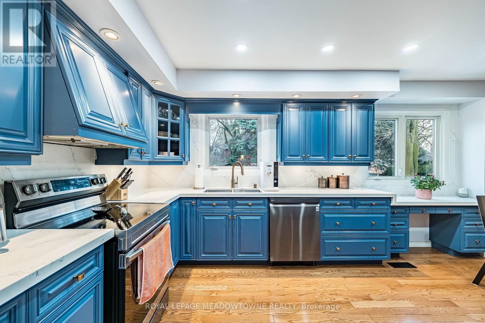 8 Wadsworth Circle, Brampton (Snelgrove), Ontario  L6Z 1W7 - Photo 20 - W12892346