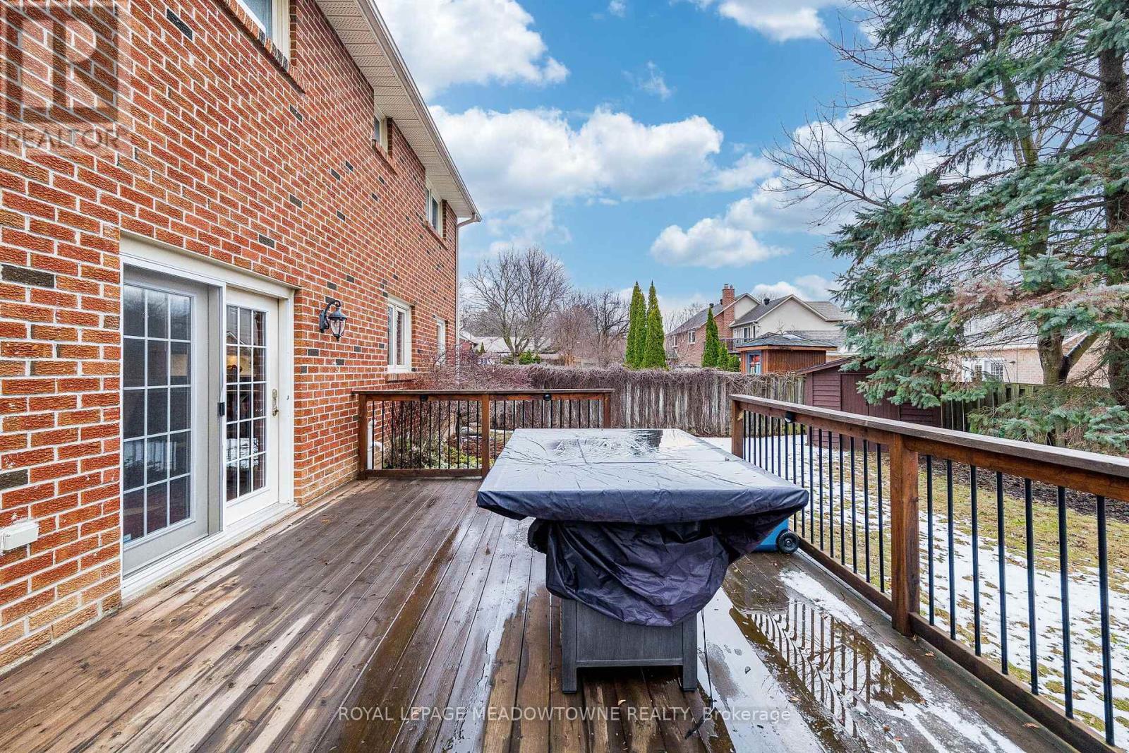 8 Wadsworth Circle, Brampton (Snelgrove), Ontario  L6Z 1W7 - Photo 49 - W12892346