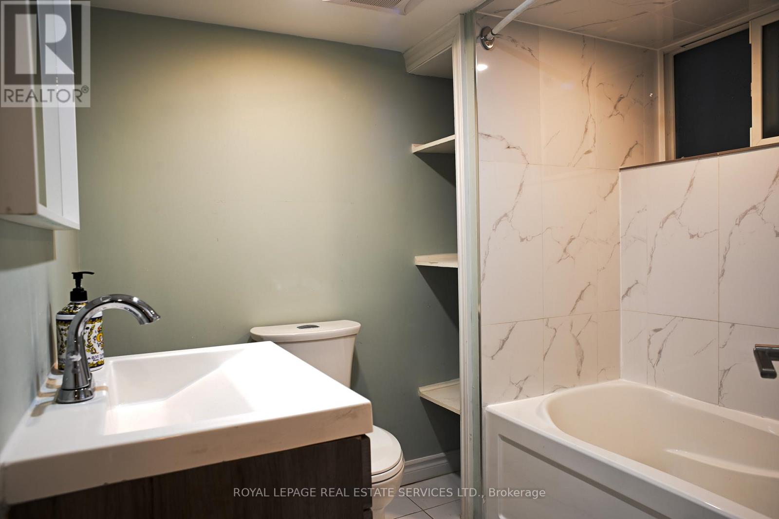 Lower - 285 Willard Avenue, Toronto (Runnymede-Bloor West Village), Ontario  M6S 3R1 - Photo 16 - W12892384