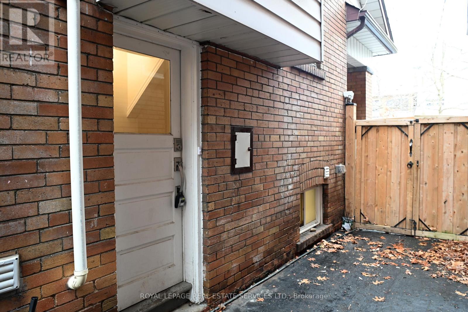 Lower - 285 Willard Avenue, Toronto (Runnymede-Bloor West Village), Ontario  M6S 3R1 - Photo 2 - W12892384