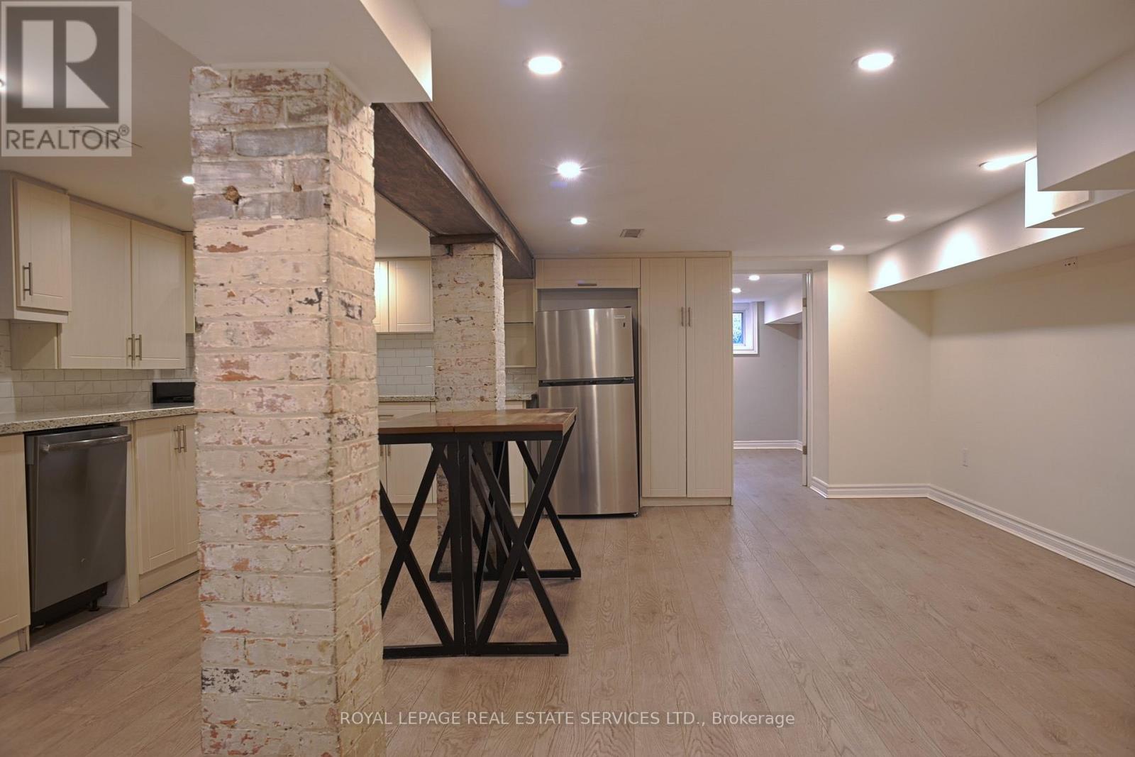 Lower - 285 Willard Avenue, Toronto (Runnymede-Bloor West Village), Ontario  M6S 3R1 - Photo 8 - W12892384