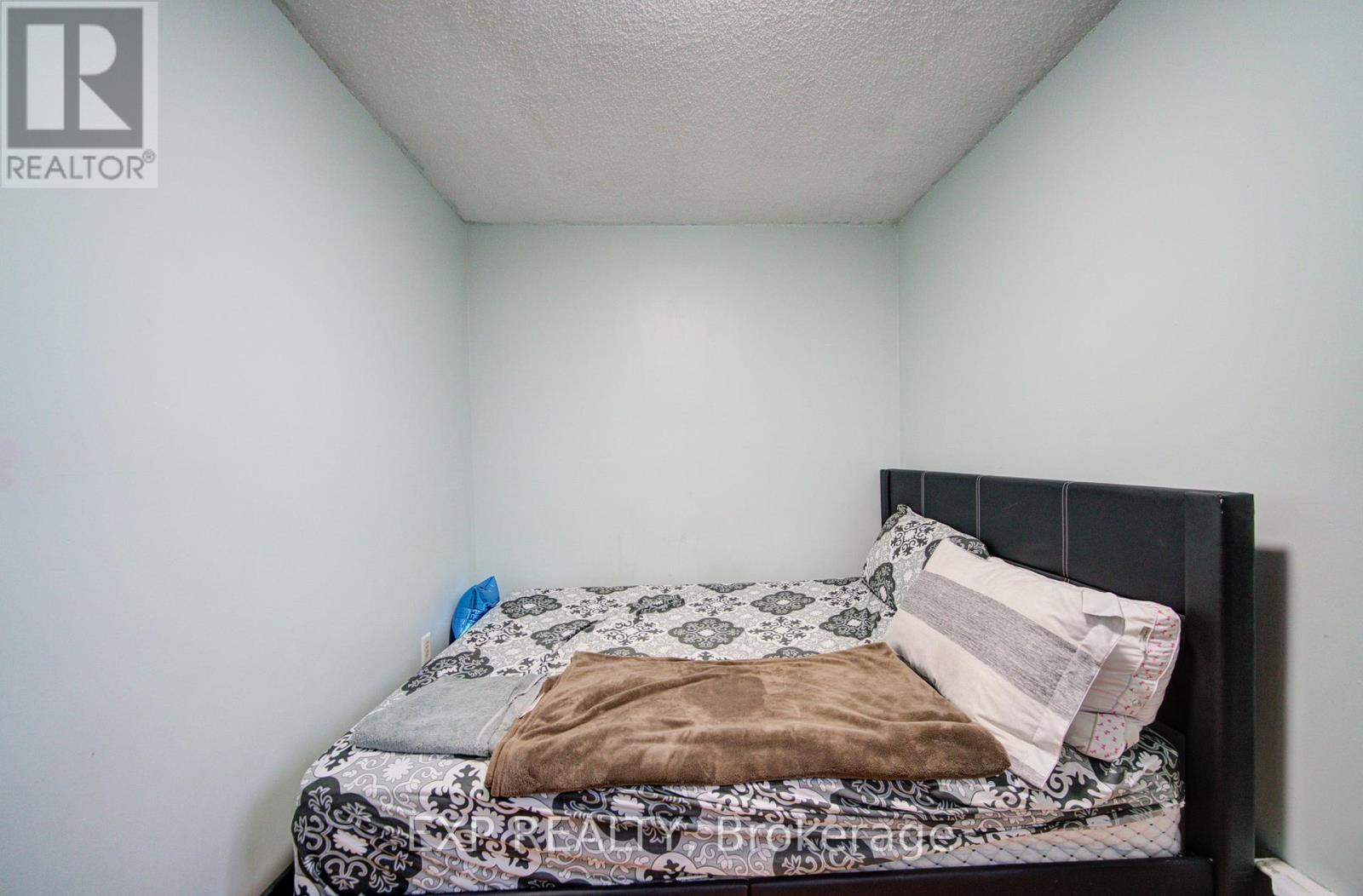 402 - 50 Lotherton Pathway, Toronto (Yorkdale-Glen Park), Ontario  M6B 2G8 - Photo 27 - W12892402