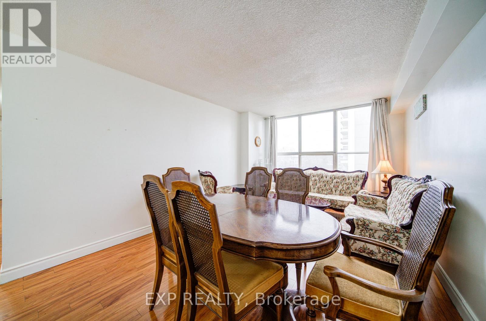 402 - 50 Lotherton Pathway, Toronto (Yorkdale-Glen Park), Ontario  M6B 2G8 - Photo 7 - W12892402