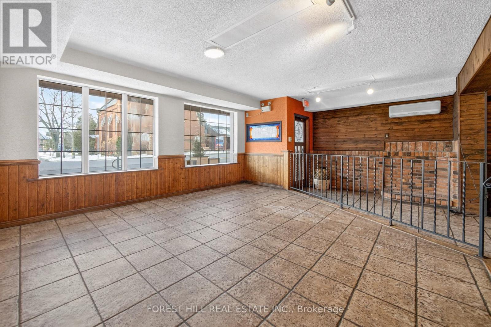 277 Queen Street S, Mississauga (Streetsville), Ontario  L5M 1L9 - Photo 15 - W12892426