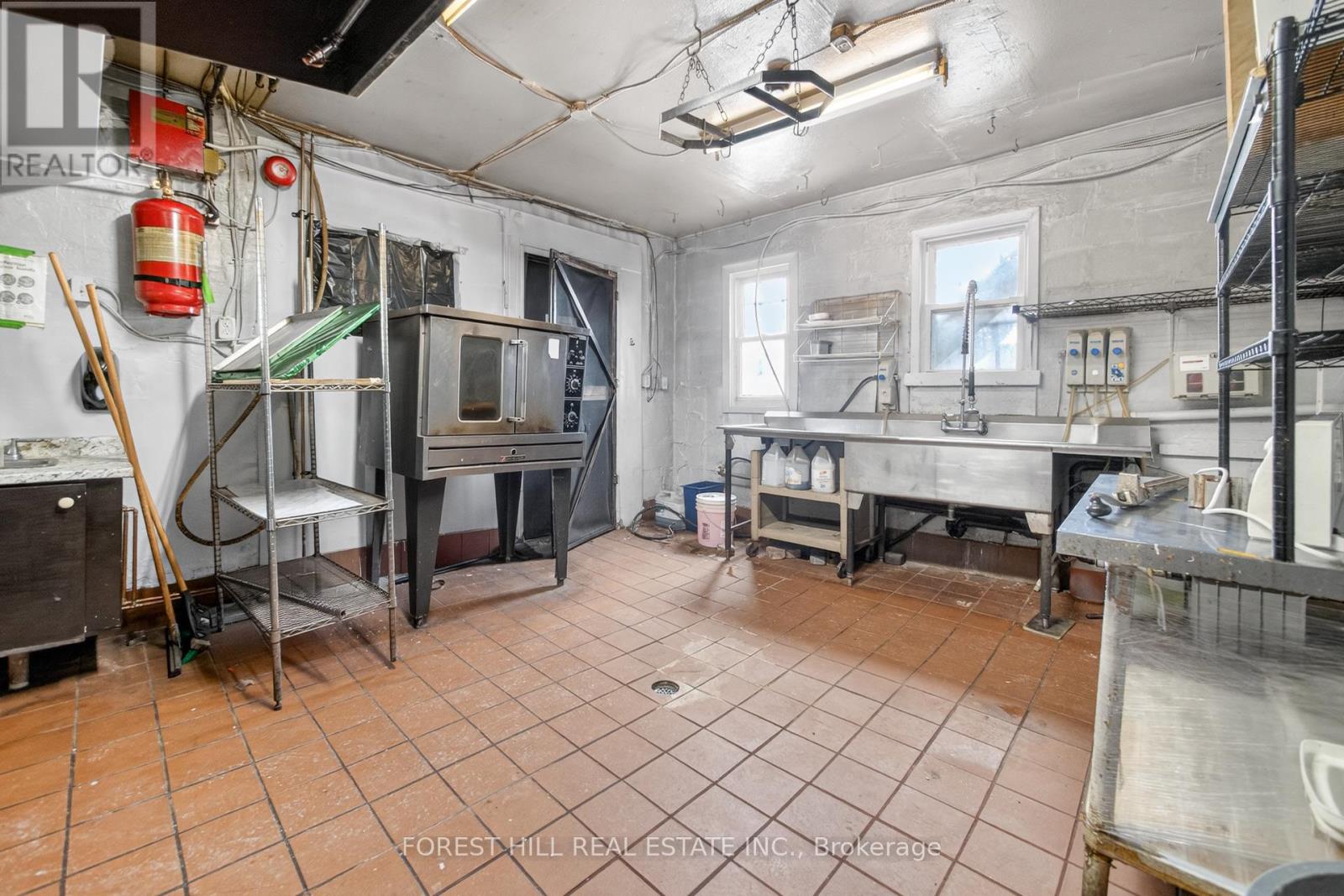 277 Queen Street S, Mississauga (Streetsville), Ontario  L5M 1L9 - Photo 18 - W12892426