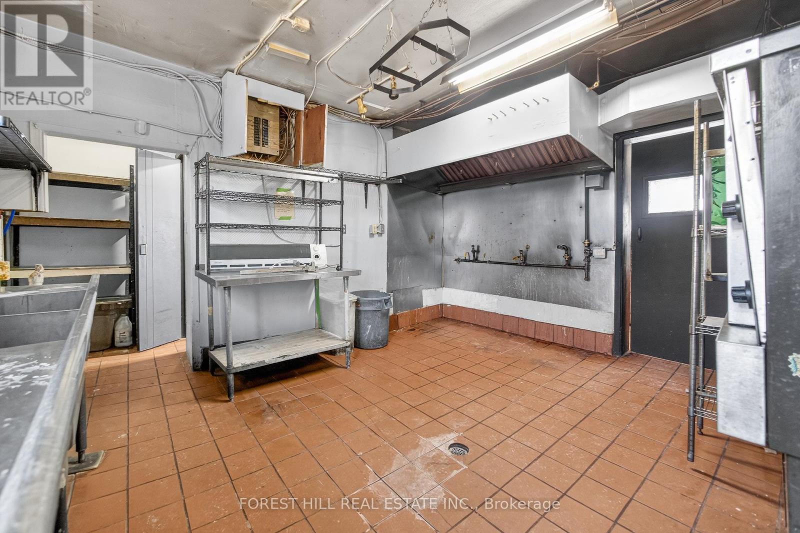 277 Queen Street S, Mississauga (Streetsville), Ontario  L5M 1L9 - Photo 20 - W12892426