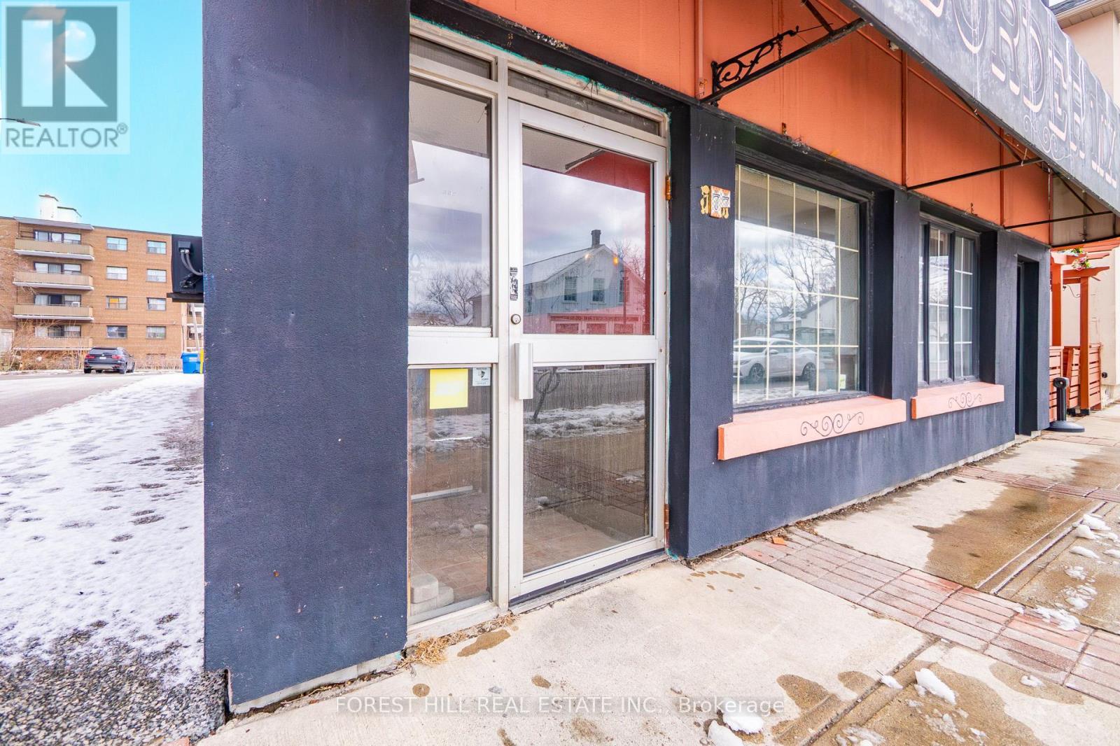 277 Queen Street S, Mississauga (Streetsville), Ontario  L5M 1L9 - Photo 6 - W12892426