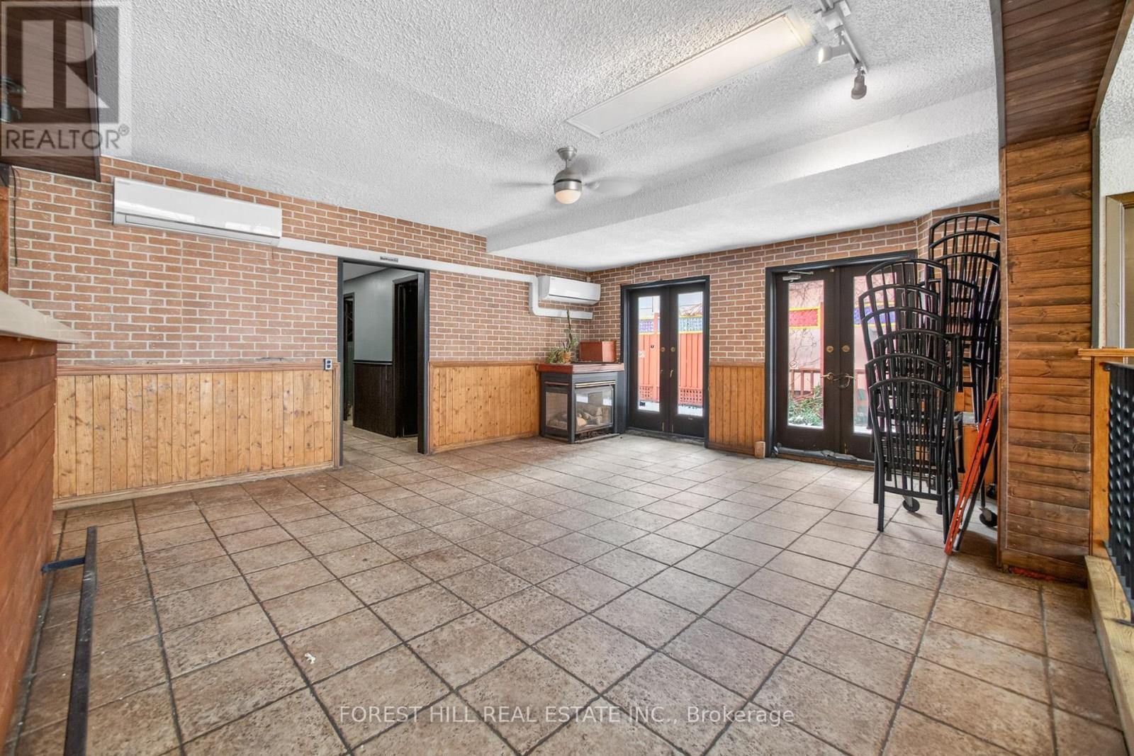 277 Queen Street S, Mississauga (Streetsville), Ontario  L5M 1L9 - Photo 9 - W12892426