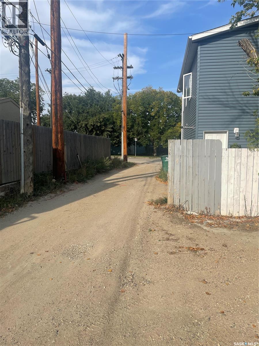 1551 Spadina Crescent E, Saskatoon, Saskatchewan  S7K 3J3 - Photo 5 - SK030659