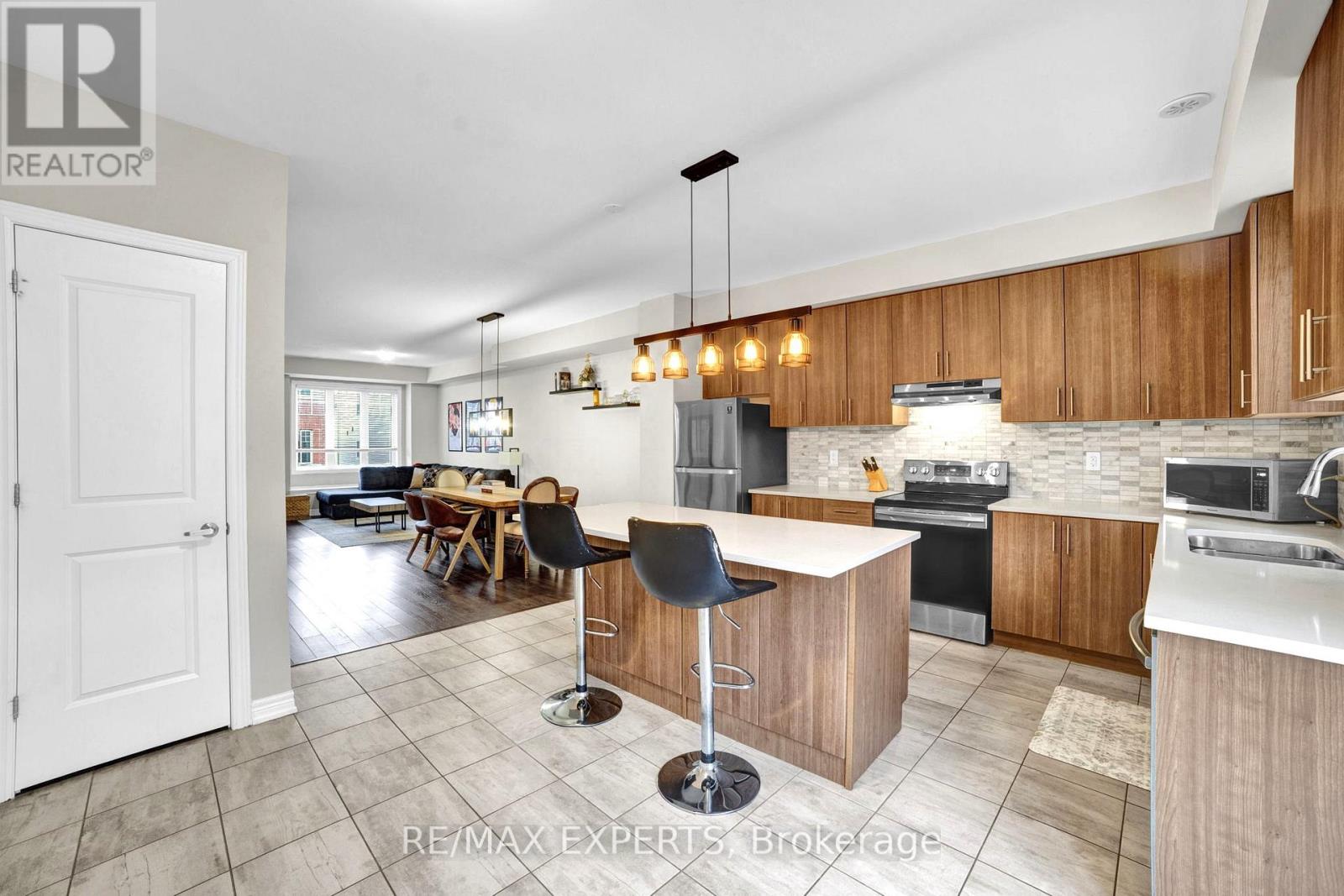 15 Rapids Lane, Hamilton (Vincent), Ontario  L8K 0A3 - Photo 10 - X12892354