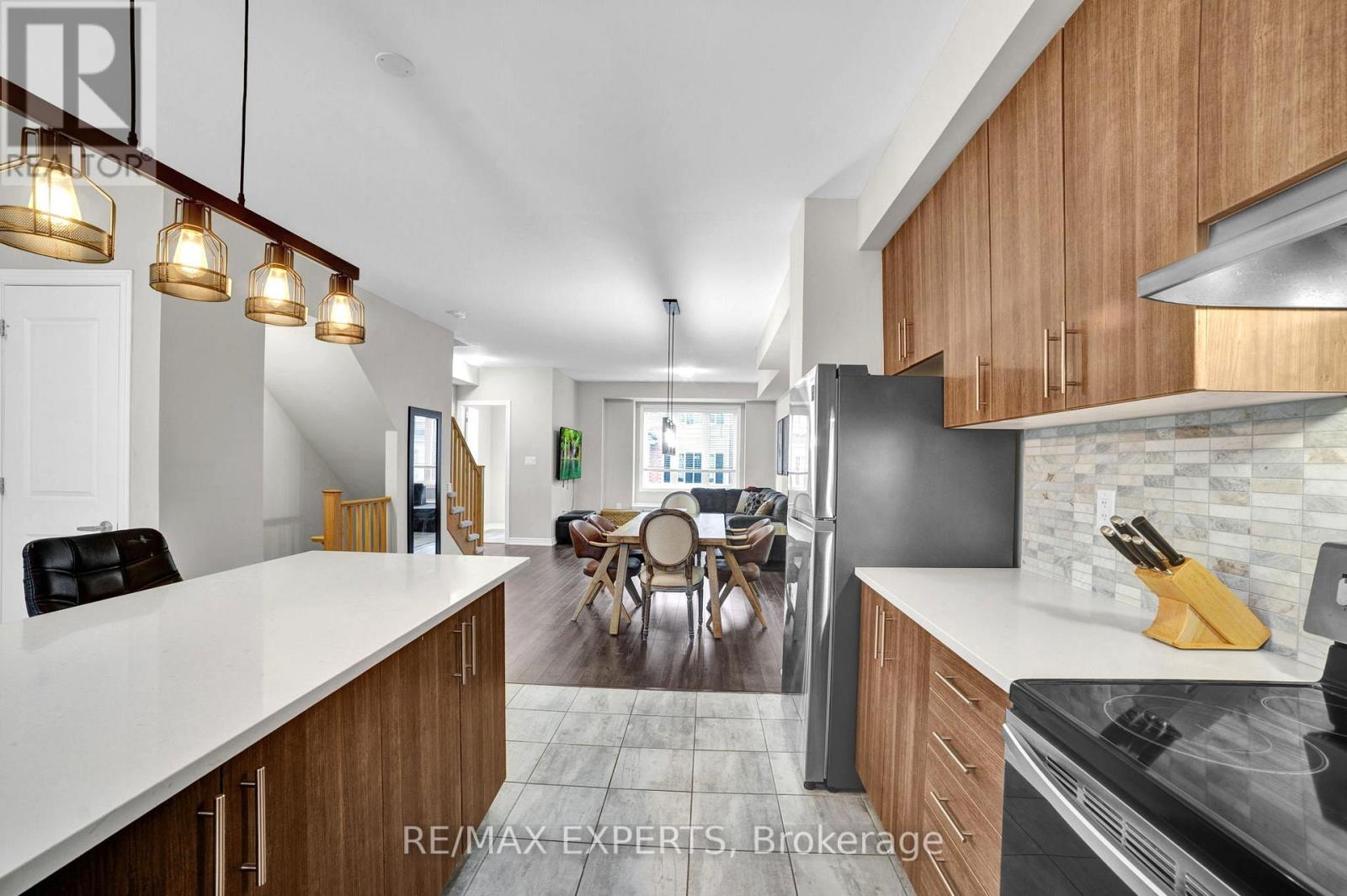 15 Rapids Lane, Hamilton (Vincent), Ontario  L8K 0A3 - Photo 12 - X12892354