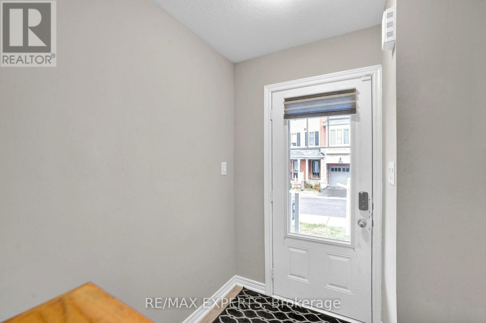 15 Rapids Lane, Hamilton (Vincent), Ontario  L8K 0A3 - Photo 2 - X12892354