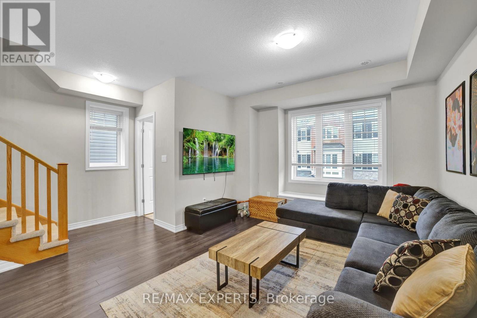 15 Rapids Lane, Hamilton (Vincent), Ontario  L8K 0A3 - Photo 6 - X12892354