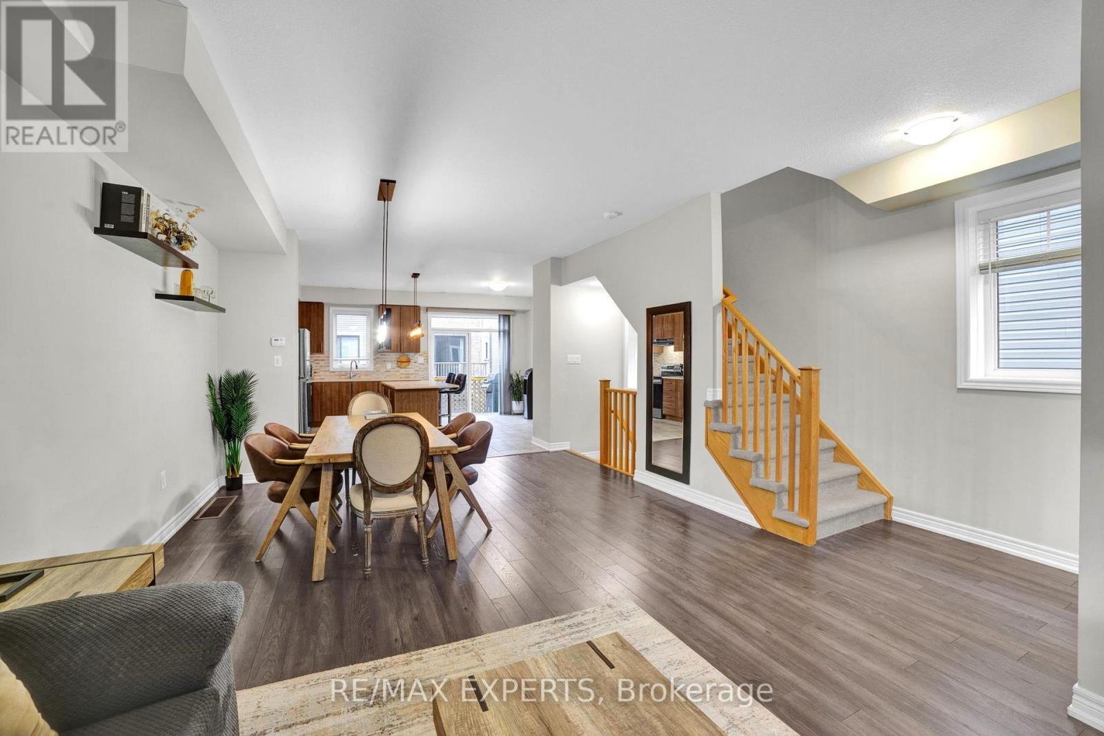 15 Rapids Lane, Hamilton (Vincent), Ontario  L8K 0A3 - Photo 8 - X12892354